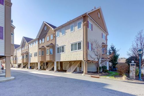 apt-17-330 Maple Ave, Westbury, NY, 11590-3383 | Card Image