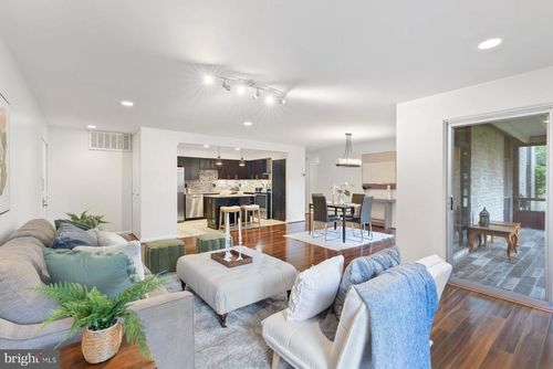 apt-1-4-1 Stonehenge Cir, BALTIMORE, MD, 21208-3218 | Card Image