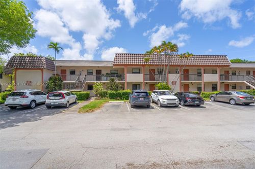 3-201-841 Ne 207th Ln, Miami, FL, 33179-1943 | Card Image