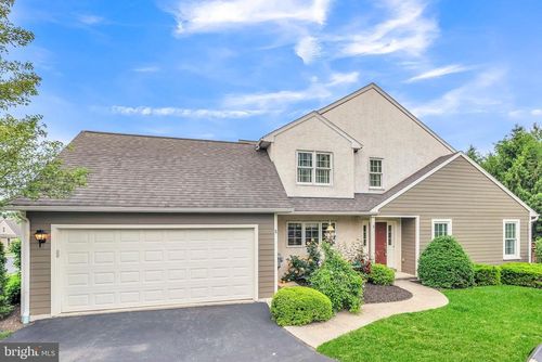 8 Parkside Dr, ELVERSON, PA, 19520-9496 | Card Image