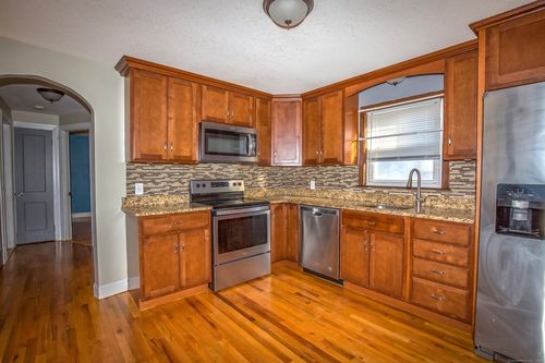 5 Victoria Ter, Ludlow, MA, 01056-2223 | Card Image