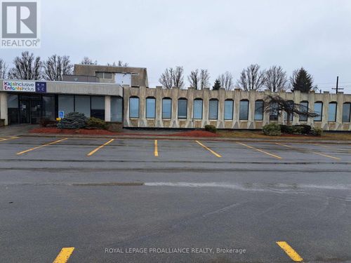 2-2479 Parkedale Ave, Brockville, ON, K6V3H2 | Card Image