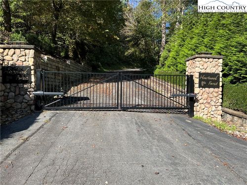 20 Black Hills Dr, Collettsville, NC, 28611 | Card Image