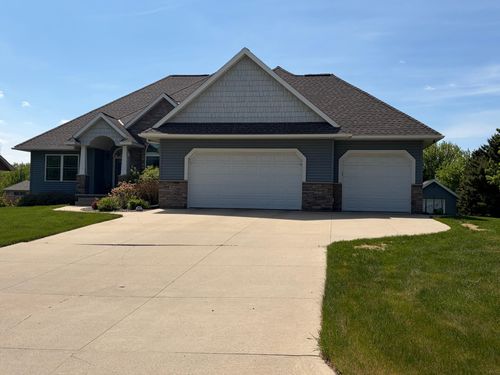 1808 4th St Ne, Willmar, MN, 56201-2239 | Card Image