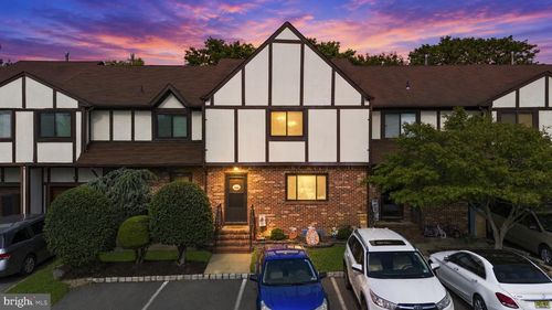 6 Devonshire Ct, Ewing, NJ, 08628-2236 | Card Image