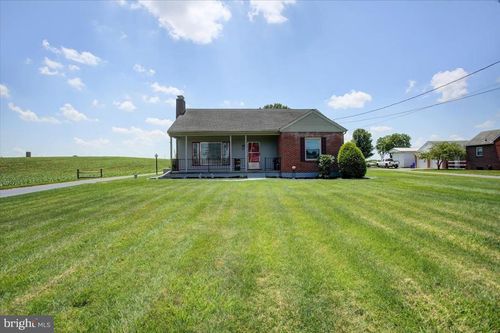 890 Buchanan Trl E, GREENCASTLE, PA, 17225-9509 | Card Image
