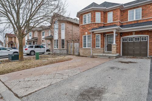 main-168 Wainscot Avenue, Newmarket, ON, L3X2X4 | Card Image