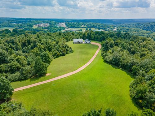 321 Old Sr 48, Centerville, TN, 37033-3910 | Card Image