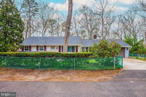 5 Holly Ave, BROWNS MILLS, NJ, 08015-3259 | Card Image