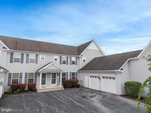 1955 Preserve Ln, PALMYRA, PA, 17078-8435 | Card Image