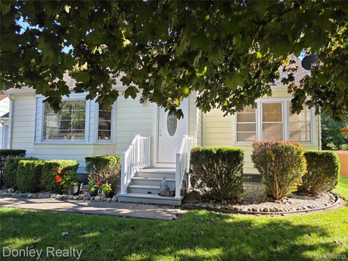 6371 Church St, Marlette, MI, 48453-1310 | Card Image