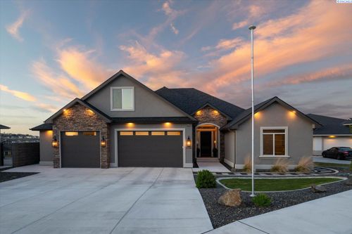 5746 W 40th Ave, Kennewick, WA, 99338-5181 | Card Image