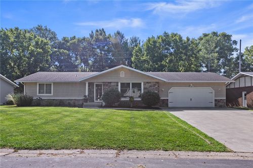 309 Santa Barbara Dr, Effingham, IL, 62401-3012 | Card Image