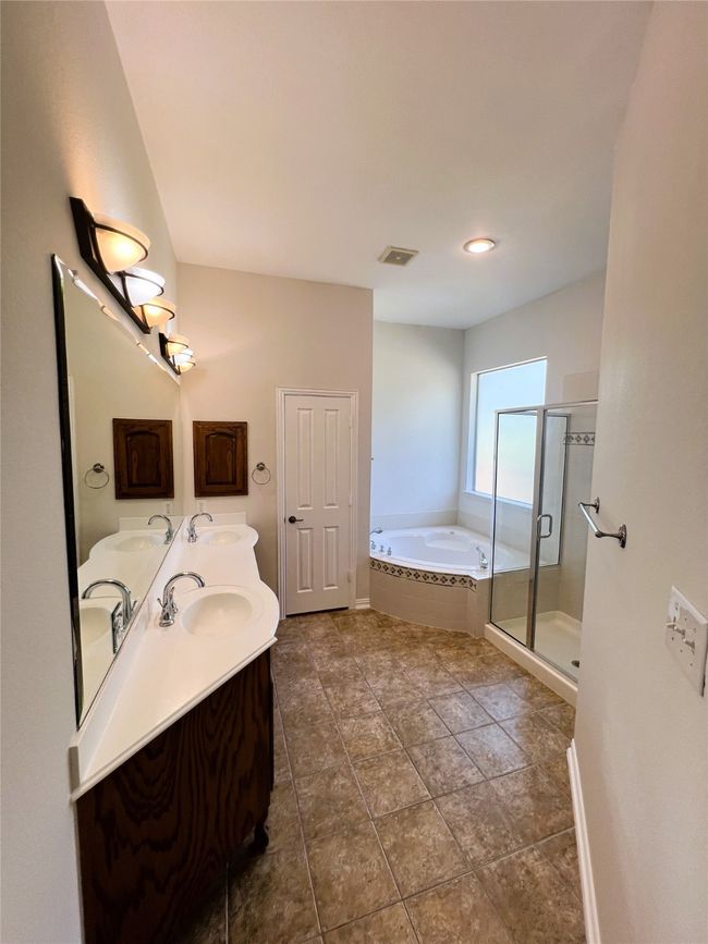 2503 Grizzly Run Ln, House other with 3 bedrooms, 2 bathrooms and null parking in Euless TX | Image 16