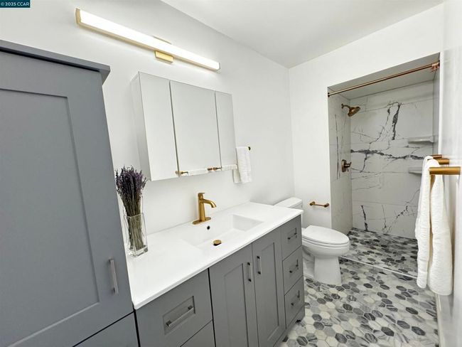 APT-1 - 2145 Donald Dr, Condo with 2 bedrooms, 2 bathrooms and null parking in Moraga CA | Image 11