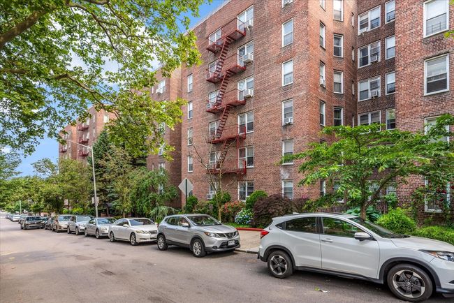 View of apartment building / complex | Image 9