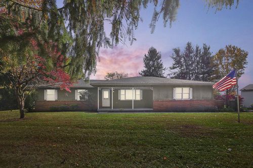 94 Glenn Dr Sw, Pataskala, OH, 43062-9730 | Card Image