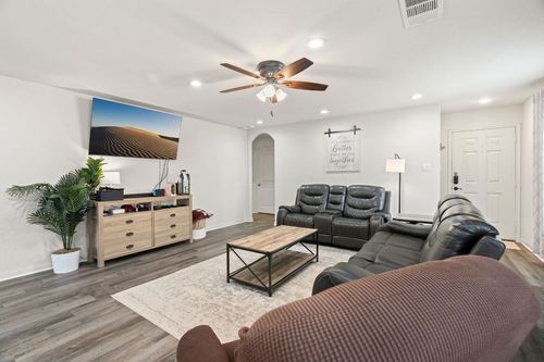 153 Proclamation Ave, Liberty Hill, TX, 78642-2036 | Card Image