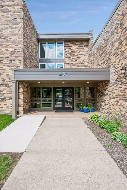 303-450 Ford Rd, Saint Louis Park, MN, 55426-4802 | Card Image