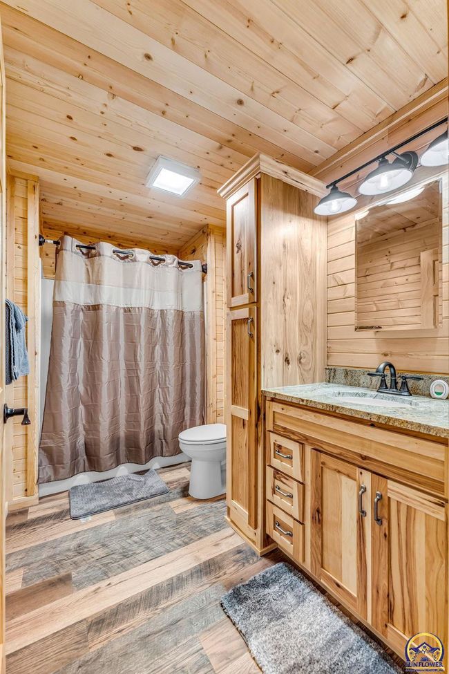 14426 110 Th St, House other with 5 bedrooms, 3 bathrooms and null parking in Oskaloosa KS | Image 44