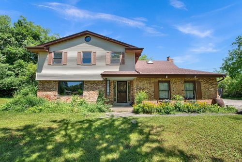 10124 W Vera Avenue, Milwaukee, WI, 53224 | Card Image