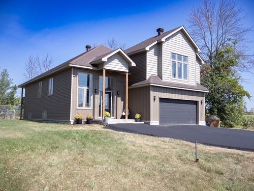 15765 Manning Rd, Ingleside, ON, K0C1M0 | Card Image