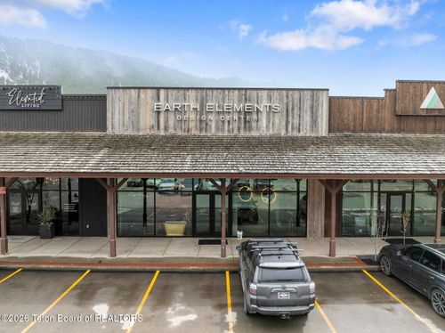 810 W Broadway, Jackson, WY, 83001 | Card Image