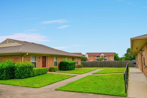 100 Sunset St, Malakoff, TX, 75148-9261 | Card Image