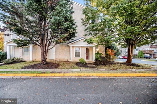 41-11801 Rockaway Ln, FAIRFAX, VA, 22030-7962 | Card Image