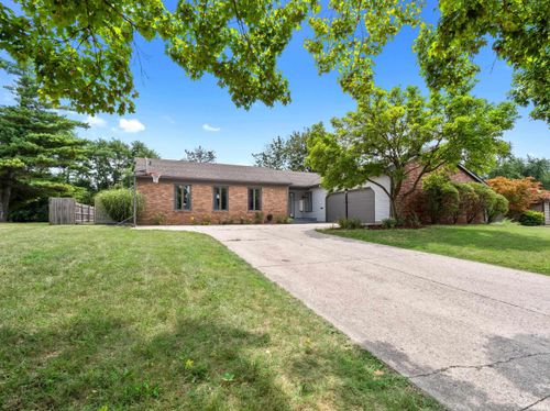 727 Old Farm Cir, Fort Wayne, IN, 46807-3037 | Card Image