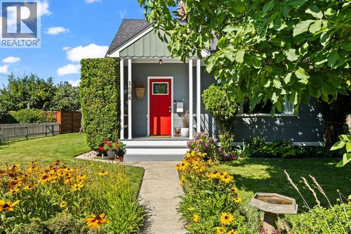 1404 Graham St, Kelowna, BC, V1Y3A8 | Card Image