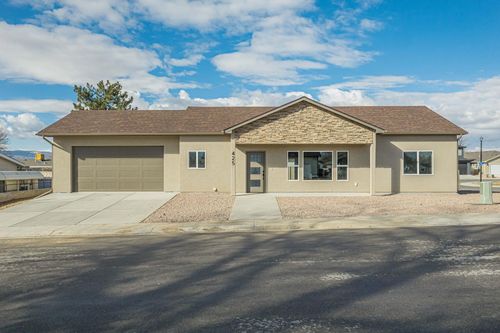 425 Alamo St, Grand Junction, CO, 81504-2615 | Card Image