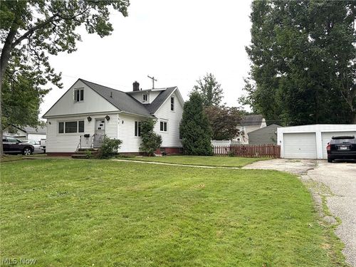 20661 Belvidere Ave, Fairview Park, OH, 44126-1458 | Card Image