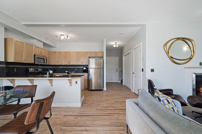 2205 - 211 Aspen Stone Blvd Sw, Condo with 2 bedrooms, 3 bathrooms and 1 parking in Calgary AB | Image 11