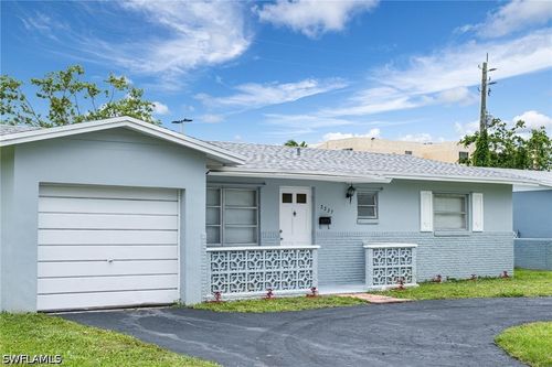 3337 Nw 23rd Ct, LAUDERDALE LAKES, FL, 33311-2742 | Card Image