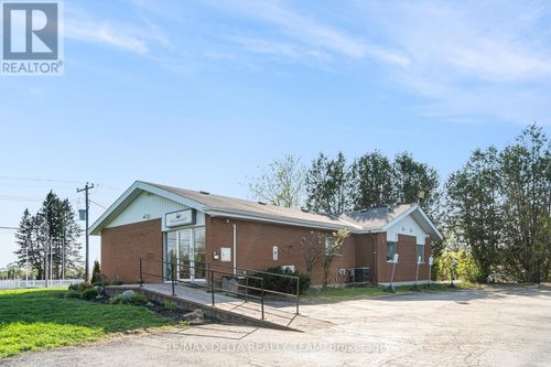 3713 Navan Rd, Navan, ON, K4B1H9 | Card Image