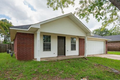 3985 Cirrus Dr, Conway, AR, 72034-8150 | Card Image