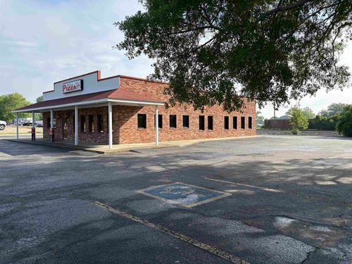 1027 College St, Eastman, GA, 31023-6775 | Card Image