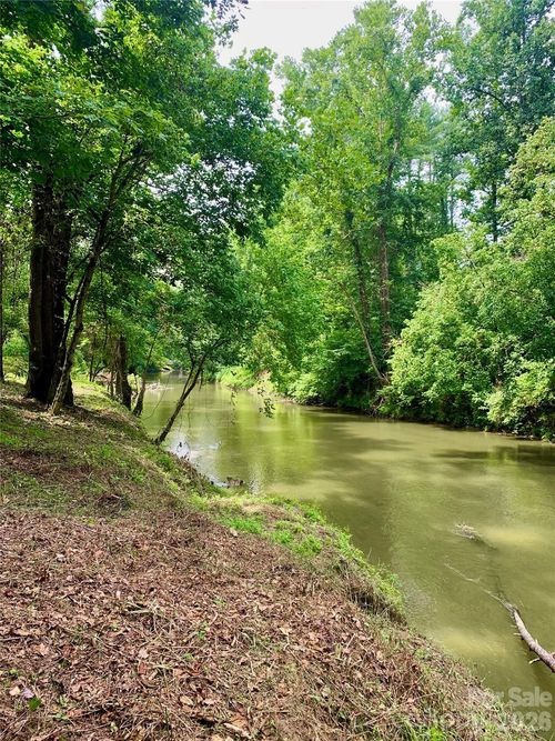 758-5915 River Hollow Trl, Lenoir, NC, 28645 | Card Image