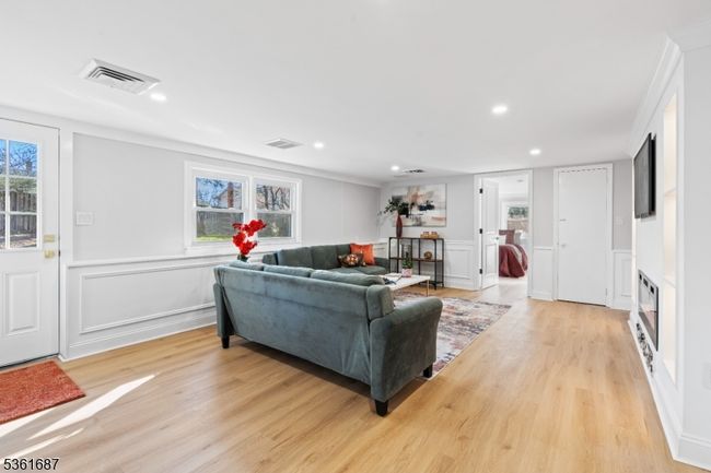 185 Colonial Rd, House other with 5 bedrooms, 3 bathrooms and null parking in Emerson NJ | Image 23