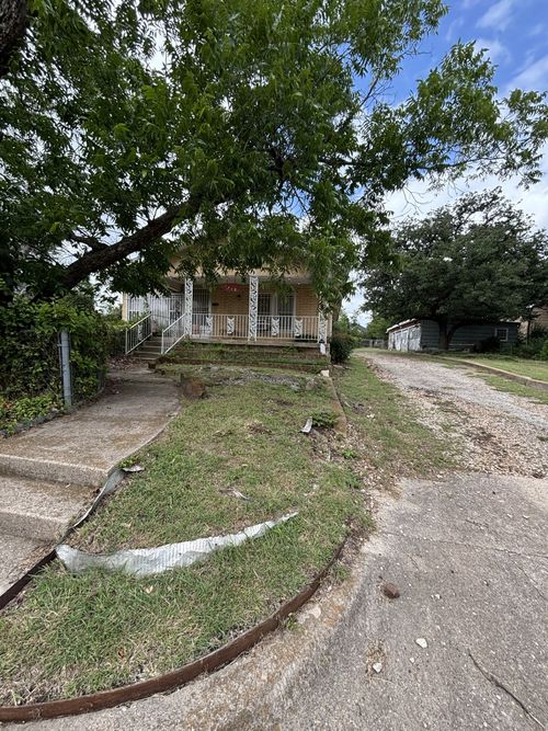 1712 Effie St, Fort Worth, TX, 76105-2833 | Card Image