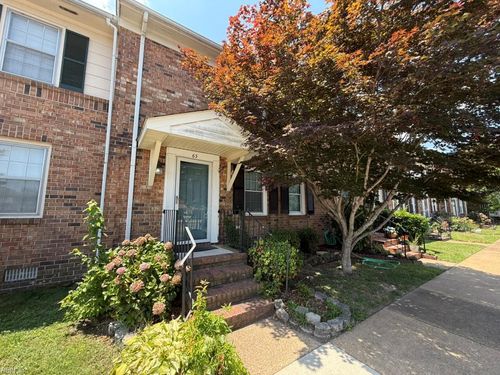 63 Charles Parish Dr, Poquoson, VA, 23662-1572 | Card Image