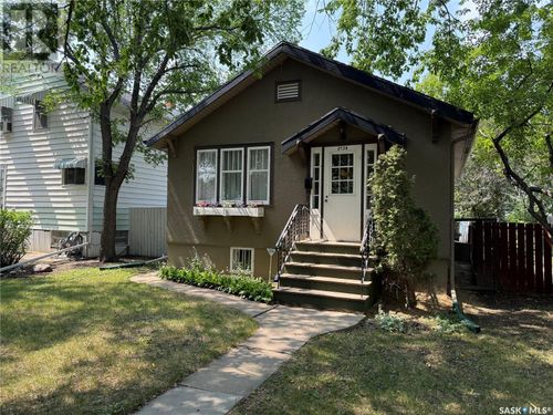 2734 Wallace St, Regina, SK, S4N4B8 | Card Image