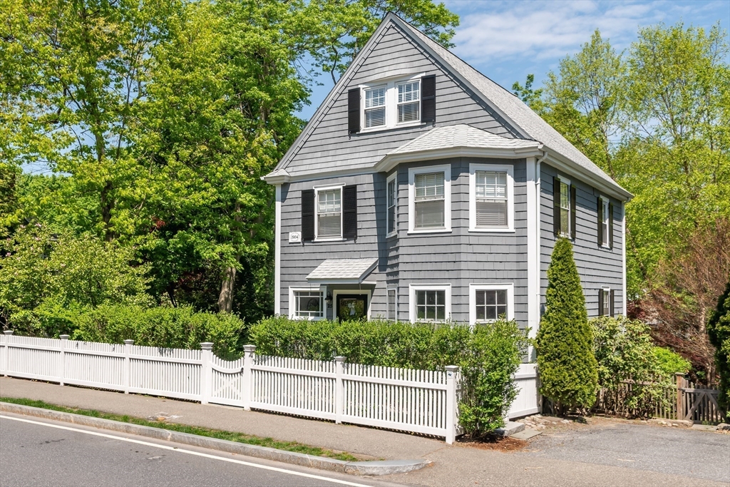 Glen Rd, Wellesley Hills, MA 02481