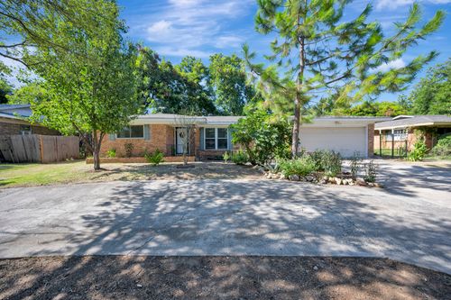 7004 Meadowbrook Dr, Fort Worth, TX, 76112-5344 | Card Image