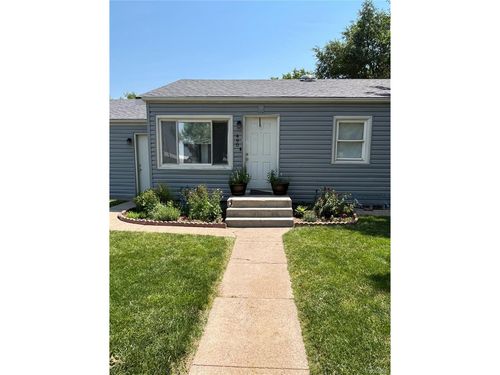 490 Oak St, Burlington, CO, 80807-1426 | Card Image