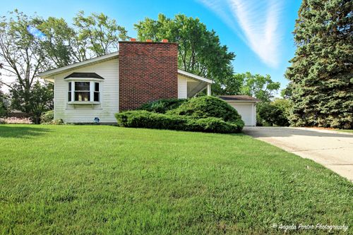 3045 20th Pl, North Chicago, IL, 60064-1916 | Card Image