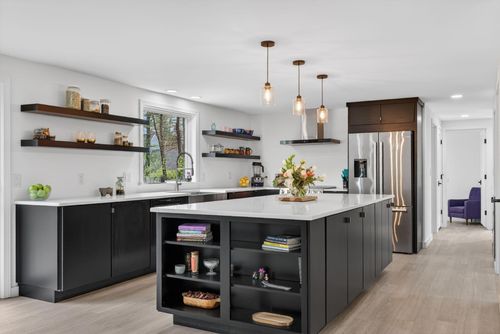 8 Mast Rd, Scarborough, ME, 04074-8783 | Card Image