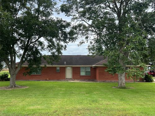 1080 County Road 424, El Campo, TX, 77437-7106 | Card Image