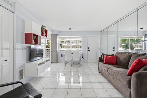 218-3133 S Ocean Dr, Hallandale Beach, FL, 33009-6579 | Card Image